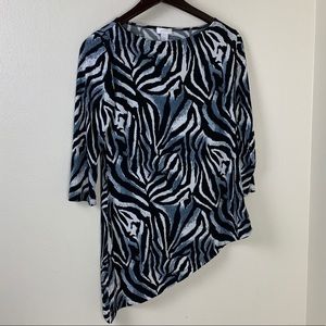 Chico’s Top Size 0 asymmetrical cut tunic long animal black and white pr…